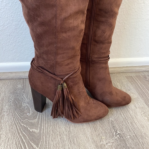 To the knee faux suede boots - Picture 4 of 6